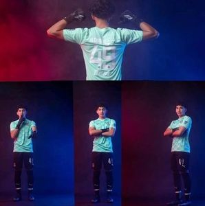 Meet your Posher, Manuel